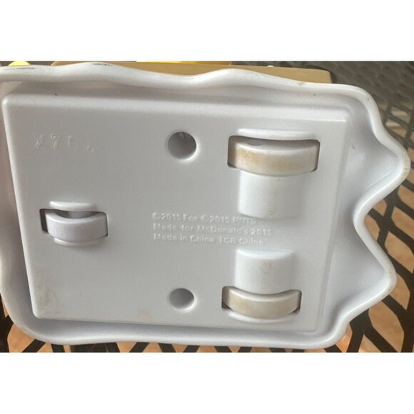 Lot of 2 Peanuts Characters Sally & Snoopy McDonald's Collectible Toys (READ) - Picture 9 of 16